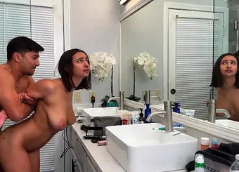 Step-sis Hailey Rose gets creampied by Max Packs while doing her make-up