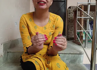 Saheb Pagar Bada Do Me Sab Kuch De Dungi Hindi Messy Conversing HD Movie: Desi family sex in the