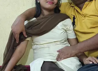 Watch this hot Indian schoolgirl flaunt her fresh fashion in HD