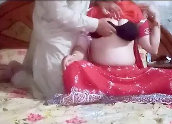 Desi Bride Ki Chudai - Sexy Desi Wife gets Hot and Cute in Full Vid