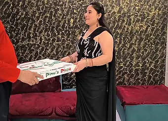 Indian hotty Puja andprem get down and messy with delivery dude for some pizza