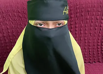 Desi step-son desperate for job wants to bang his mom in sexy lingerie