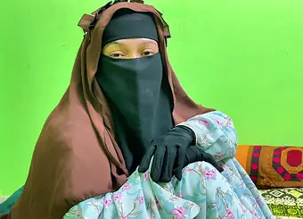 Naughty Chinese slut in Niqab gets pounded hard and takes a hot load on her ass