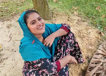 Indian Bangladeshi killer gets her tight pussy pounded hard in the wild