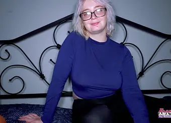 Annie Archer's humungous congenital globes juggle while she gets her moist fuckbox opened up