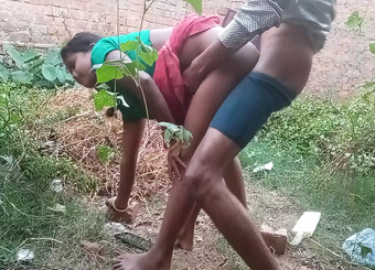 Super hot Indian bhabhi gets pummeled by her boyfriend in the nasty woods