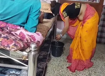 Kamwali's gand fiercely ruined by her chhote step-stepsister's enormous cumbot