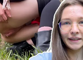 Witness this super hot legitimate-yr-older Indian nubile get off and urinate in public while getting her labia plumbed