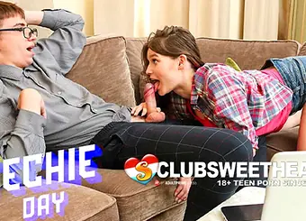 Witness YaniK and Fomgosha Haynes get down and grubby with each other's XXL chisels in Bar Cuties Teachies