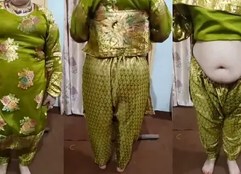 Watch this Pakistani nympho show off her stunning body in a hot, full-length sex tape!